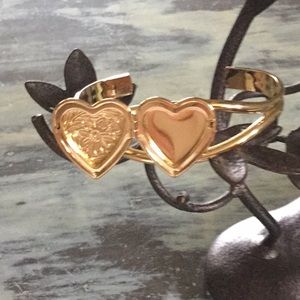 VINTAGE AVON locket bracelet